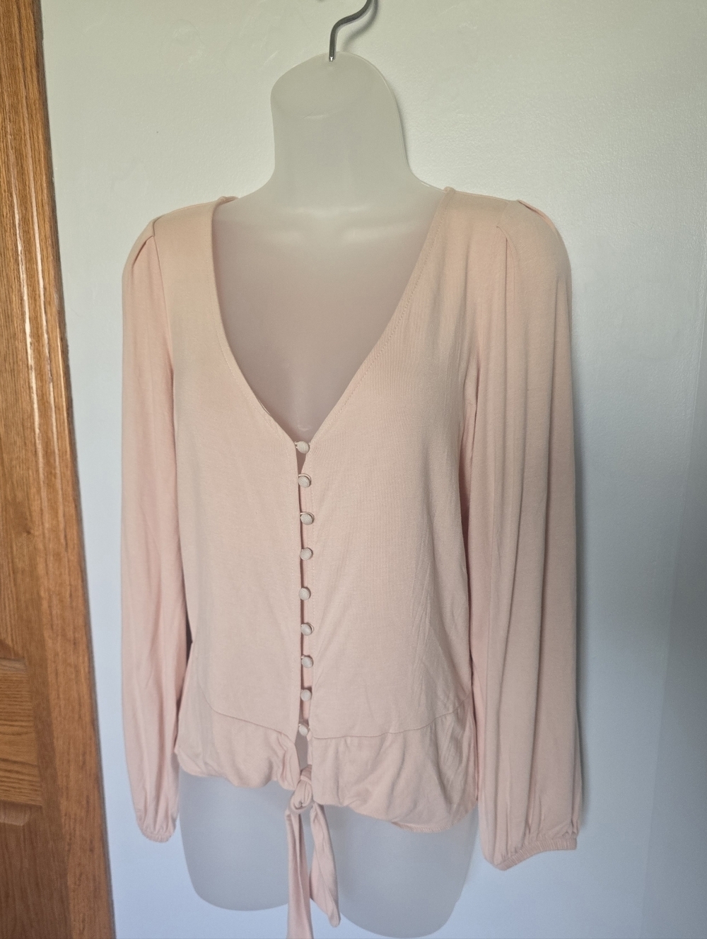 NWOT VENUS Light pink long-sleeved top Button Down Tie Front Womans Small - Picture 2 of 11